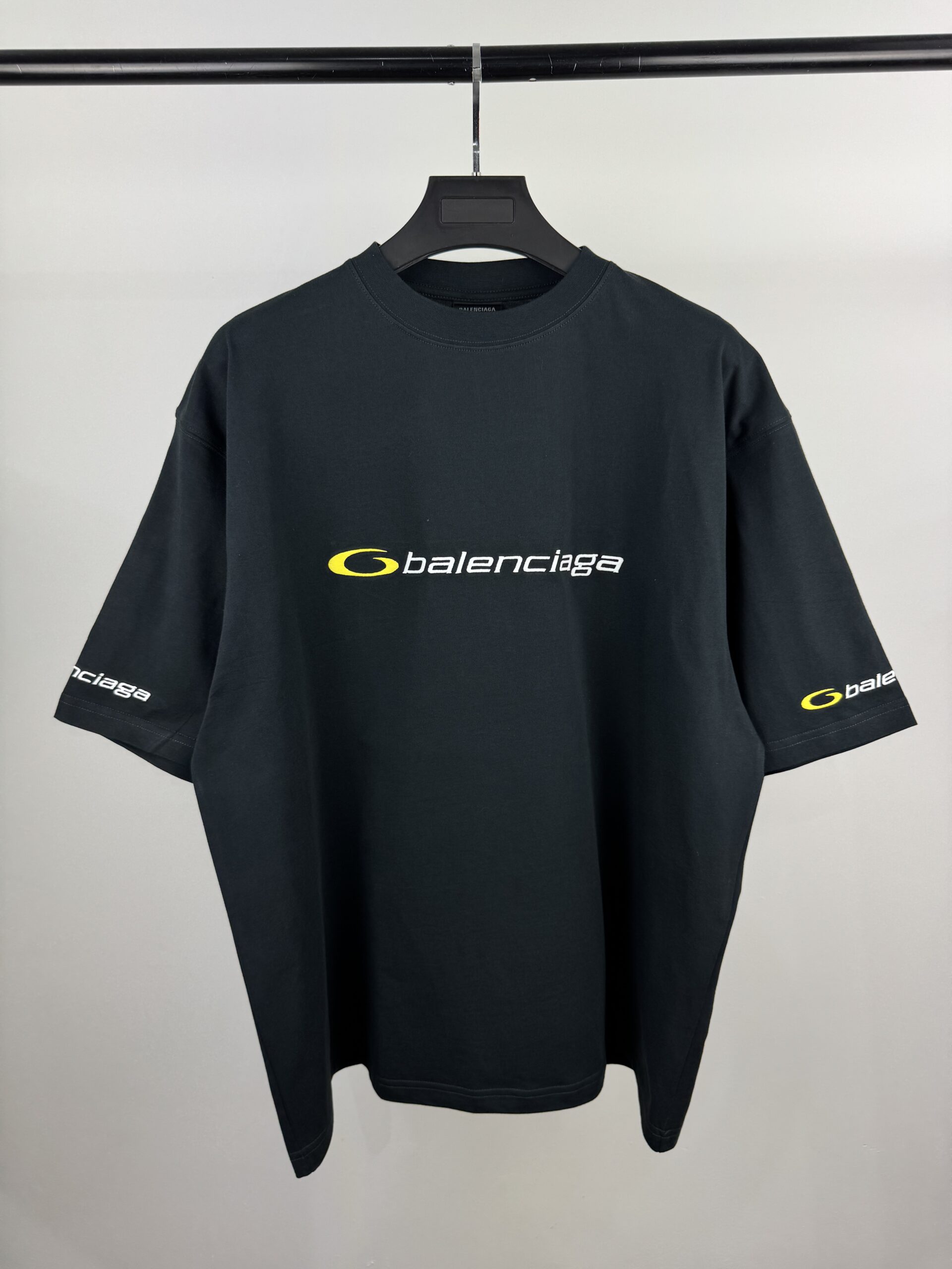 BALENCIAGA CUATRO BORDADOS NEGRO