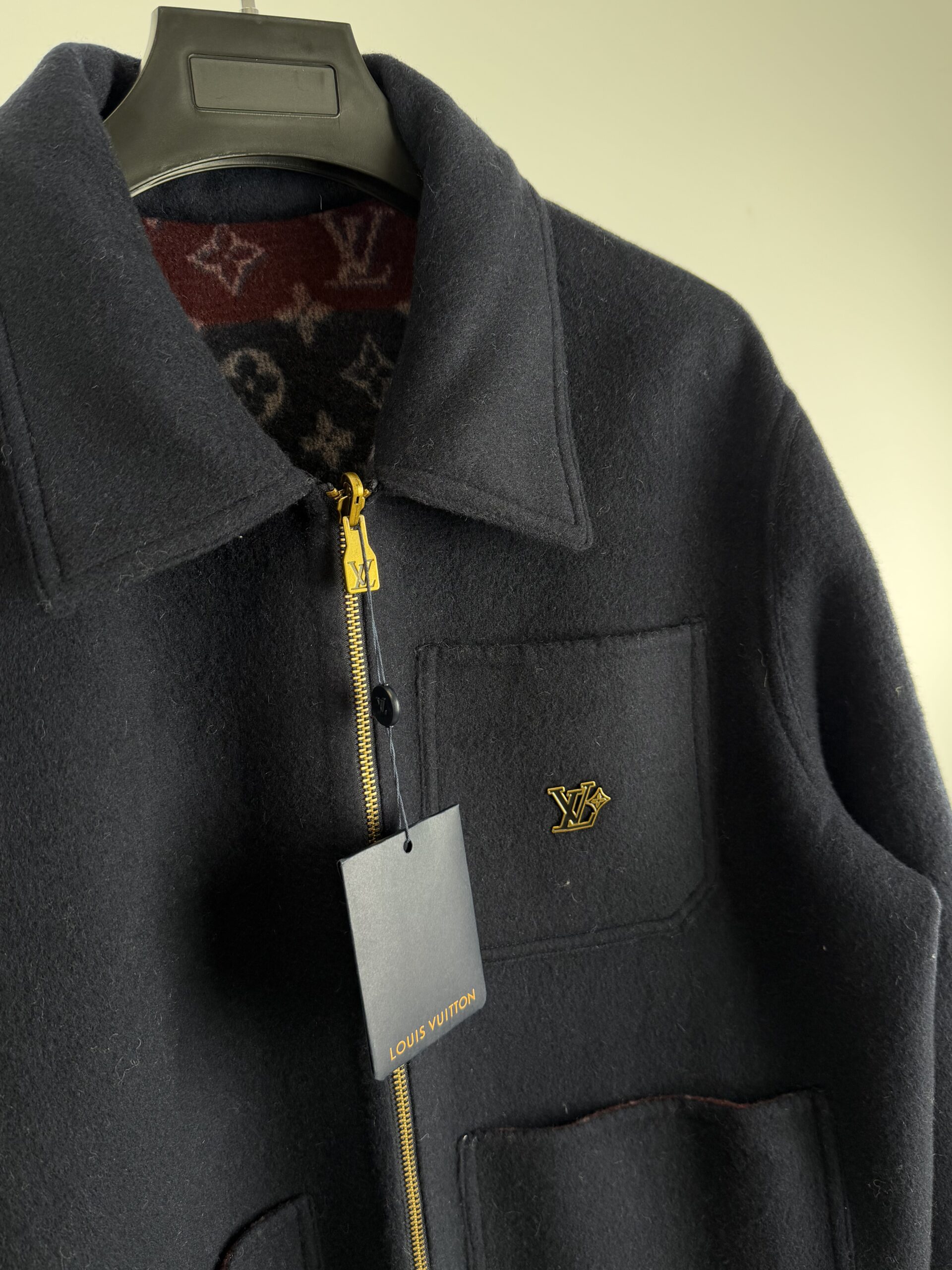 LV DOUBLE-SIDED REVERSIBLE JACKET - Imagen 4