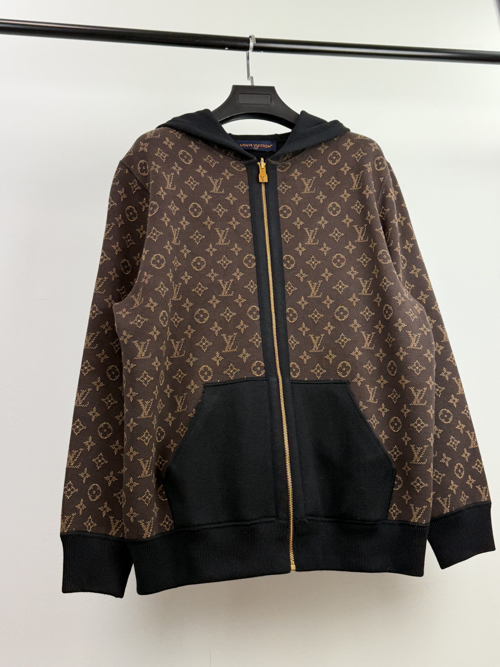 LV REVERSIBLE MONOGRAM - Imagen 3