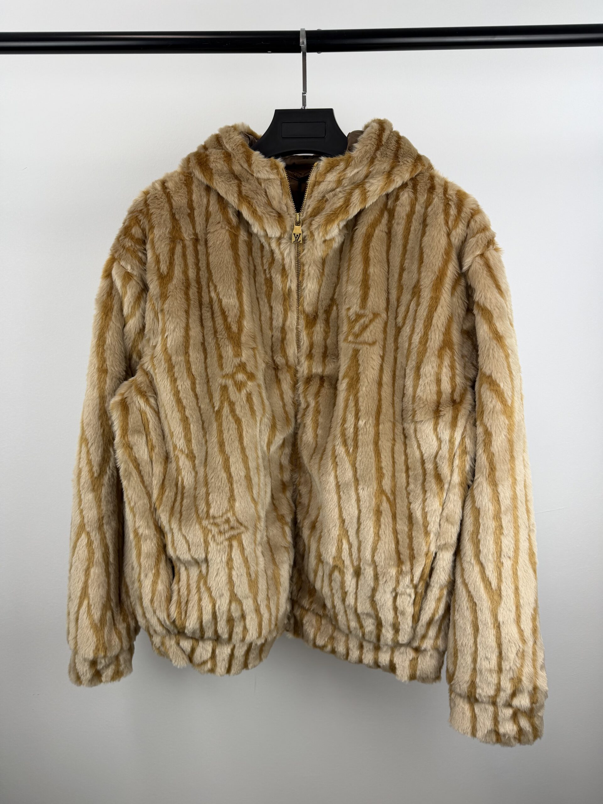 LV EPI FLEECE SWEATSHIRT