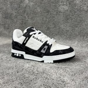 LV TRAINER BLACK DENIM